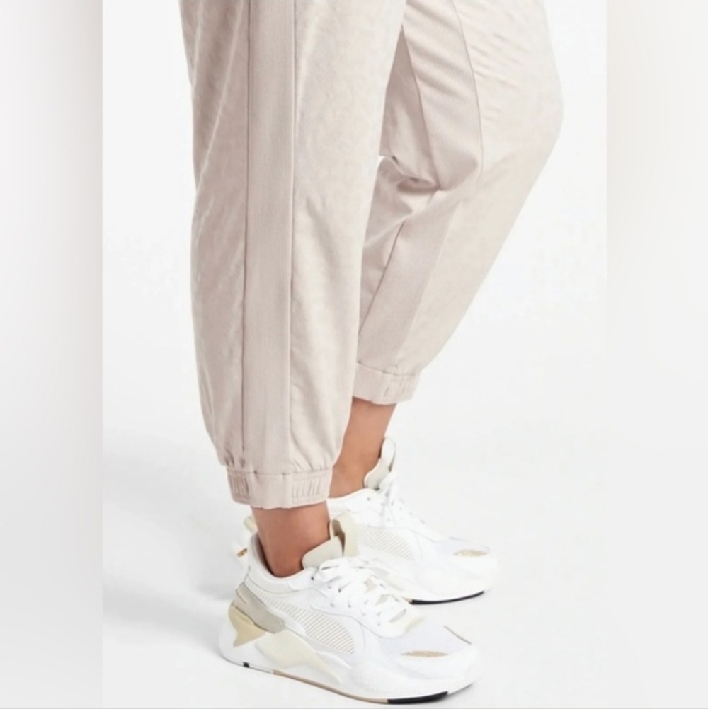 Athleta | Beige Leopard Brooklyn Textured Athletic Jogger Pants Size 6 - Picture 2 of 13